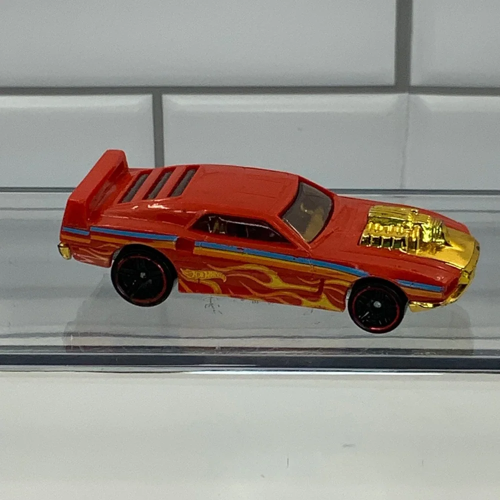 Hot Wheels Rivited Red Flame Gold Chrome Engine Diecast Car F35 Mattel Thailand